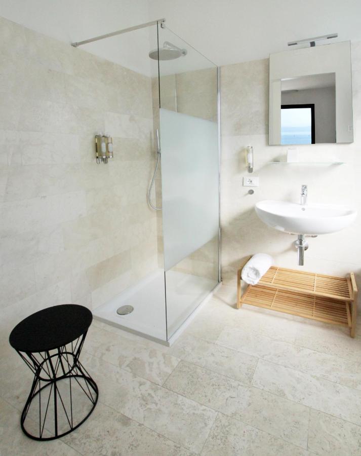 Aqva Boutique Hotel (Adults Only) Sirmione Rum bild